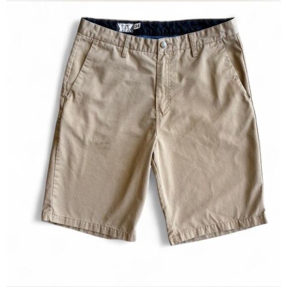 Volcom Other - Men’s Y2K tan Volcom chino shorts size 34/inseam 11”
